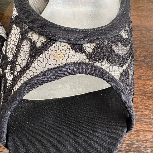 Stuart Weitzman Black Lace Peep Toe Satin Heels US9 - Picture 14 of 14